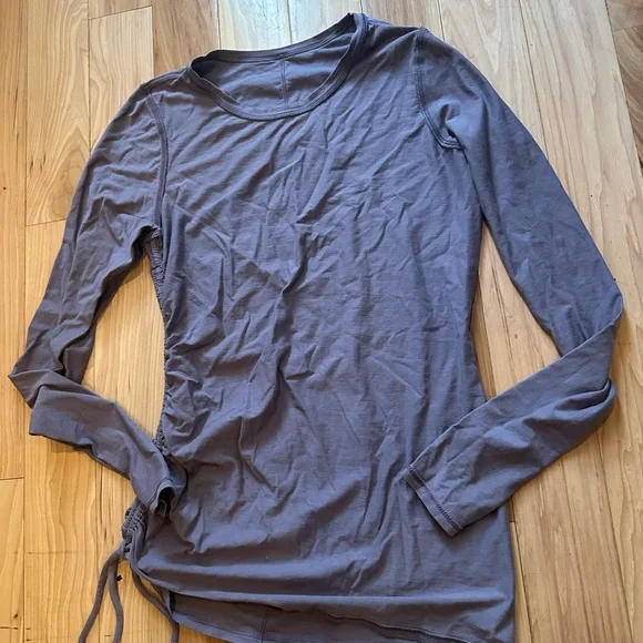 Lululemon Size 6 Cinch It Long Sleeve Ruched
Side Tee Dusky Lavender Stretch - Picture 4 of 4